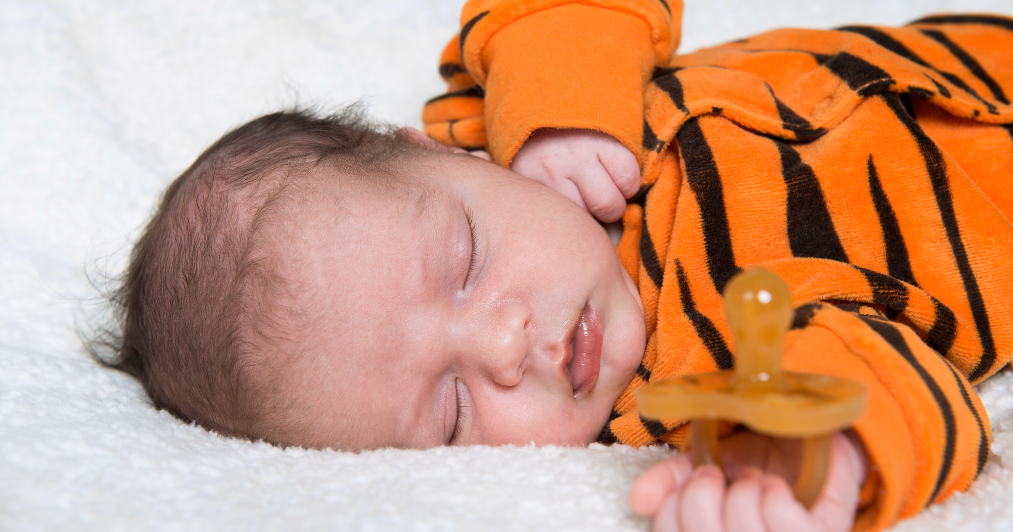 when to stop giving your baby the dummy